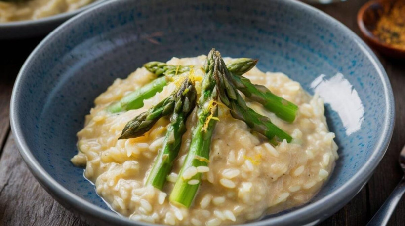 Risoto com aspargo (Imagem: Food magic | Shutterstock)