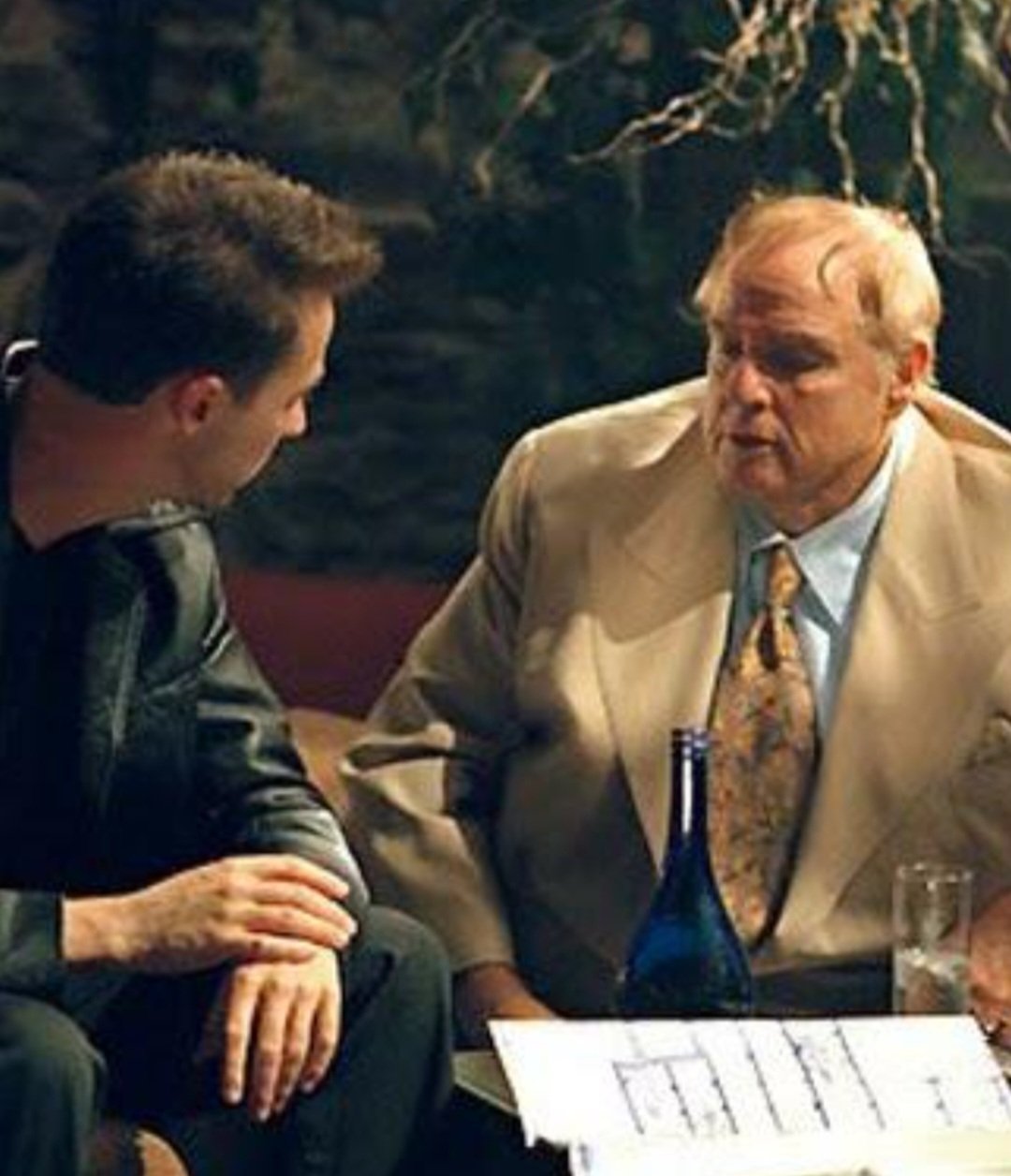 Marlon tambem enfrentou problemas financeiros devido ao seu estilo de vida excêntrico e caro. Seu último papel no cinema foi em A Cartada Final (2001), ao lado de Robert De Niro e Edward Norton.