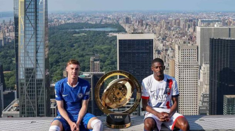 Jogadores protagonizaram uma histórica fotografia de 1932, que mostra trabalhadores lanchando em uma das vigas durante construção do prédio