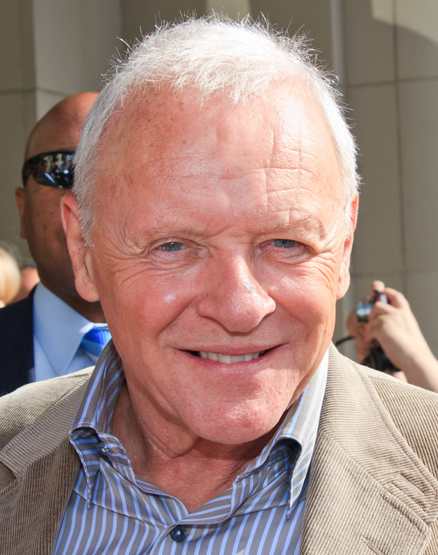 Anthony Hopkins: O ator foi nomeado cavaleiro em 1993 por sua carreira teatral e cinematográfica, destacando-se como Hannibal Lecter em Hollywood.
