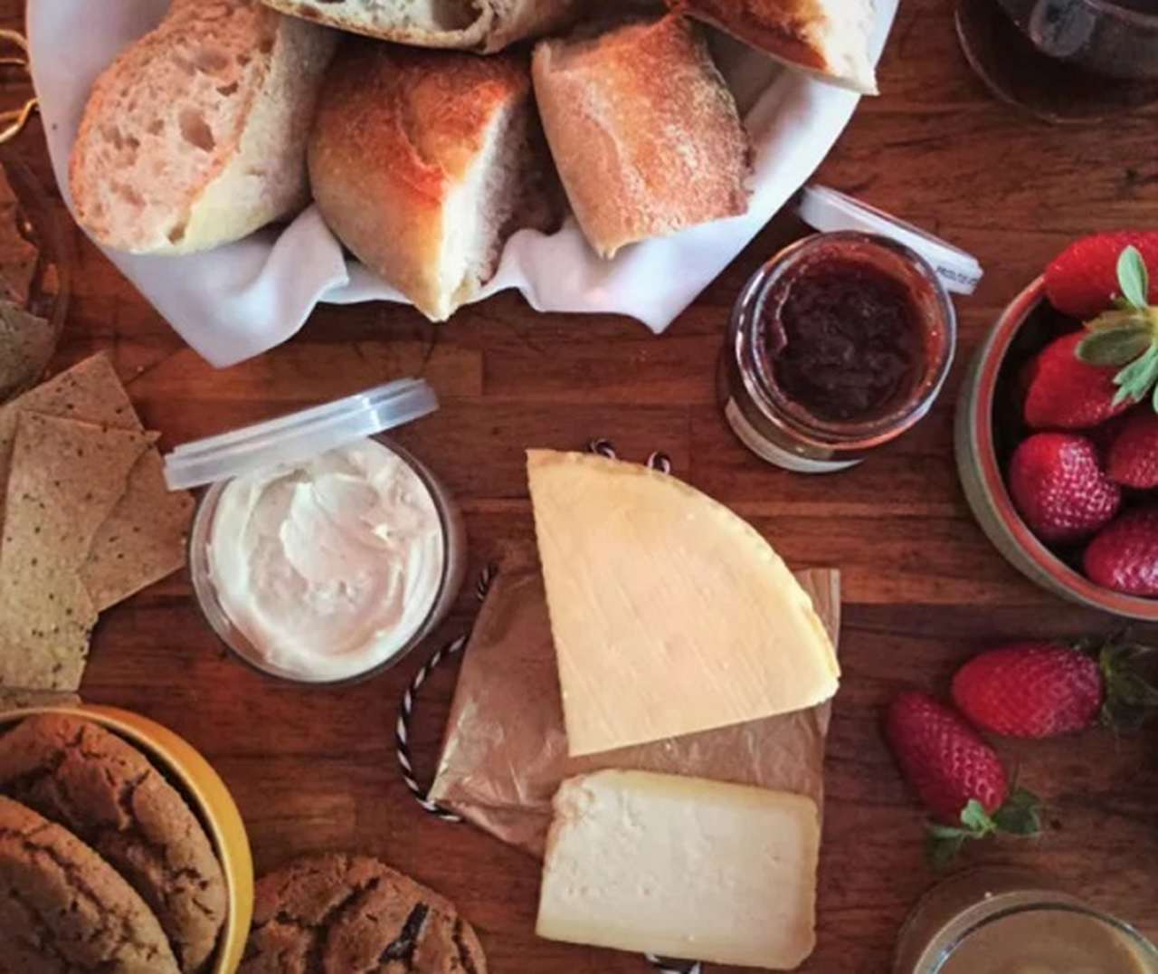 Uma das instituições de ensino mais conceituadas do mundo, a Universidade de Harvard tem um setor voltado à nutrição que estuda o desempenho dos alimentos no organismo. Veja as dicas dos especialistas para um café da manhã mais rico em nutrientes. 