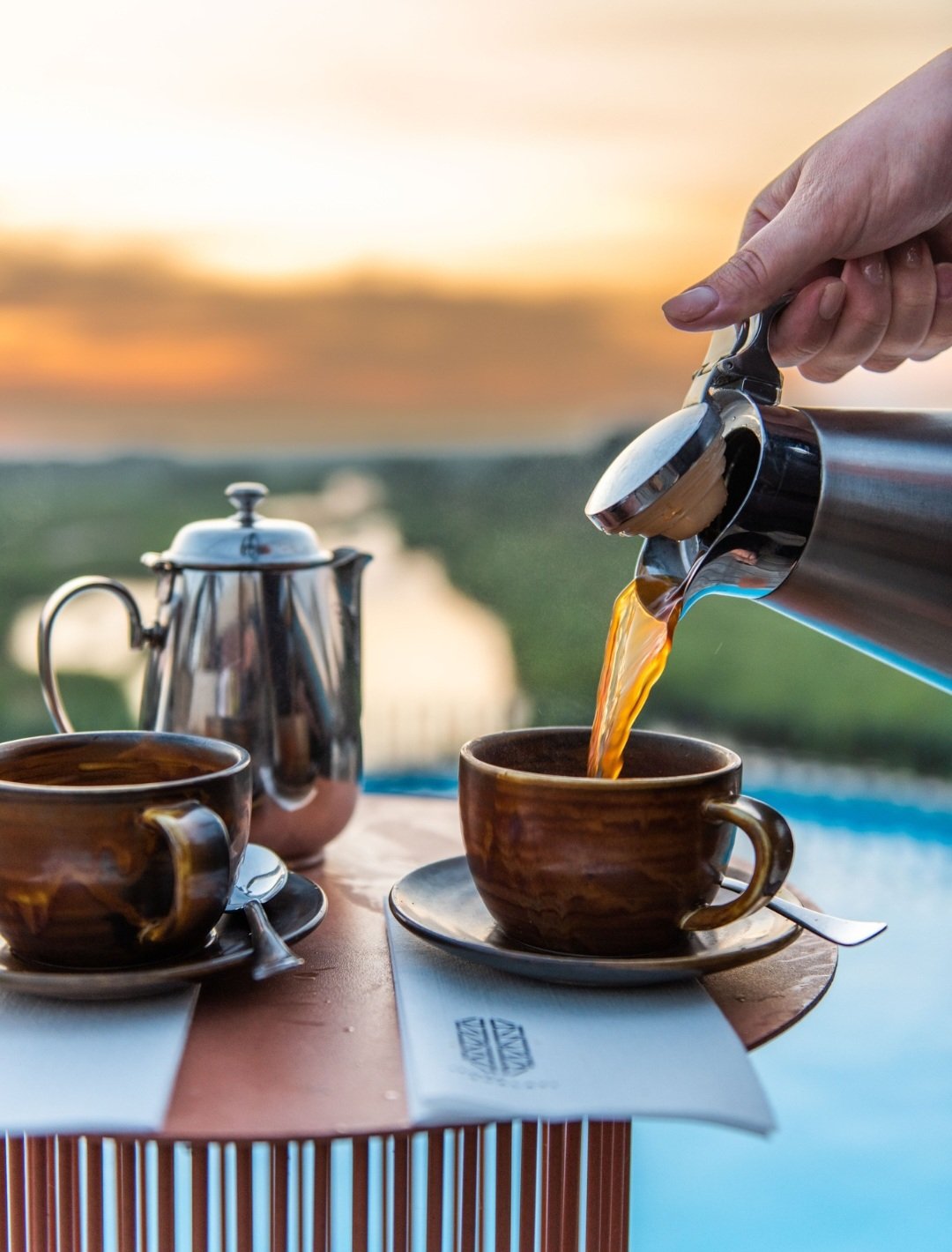 Devemos, então, focar em alimentos que nos forneçam energia, liberando-a aos poucos, sem criar picos de açúcar no sangue. 