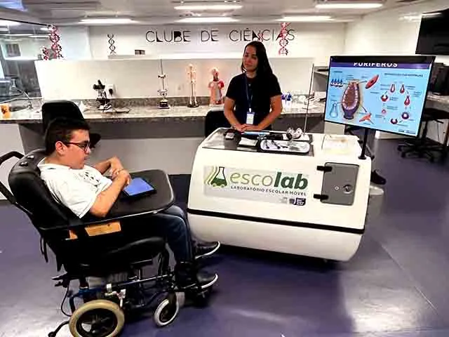 Outro diferencial é o compromisso com a acessibilidade. O programa “Bioparque para todos - Iguais na diferença” foi criado para garantir que todas as pessoas sejam bem acolhidas, independentemente de suas limitações físicas, sensoriais ou cognitivas.