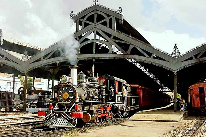 Com um museu ferroviário que preserva peças e registros da história do transporte no Brasil, a estação mantém viva a memória das ferrovias, oferecendo aos visitantes uma experiência cultural imersiva. A operação do trem turístico é um importante projeto de preservação do patrimônio ferroviário nacional.