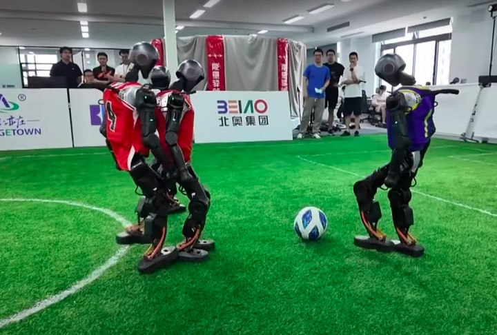 A ideia da China é chegar forte nos Jogos Mundiais de Robôs Humanoides 2025, que acontecerão em agosto, em Pequim.