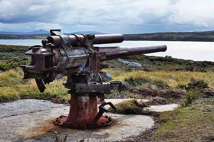 Gypsy Cove é uma das atrações mais acessíveis e populares das Ilhas Malvinas,  a poucos quilômetros de Stanley. A enseada tem trilhas bem sinalizadas que levam os visitantes por colinas gramadas com vista para uma linda baía de águas claras.