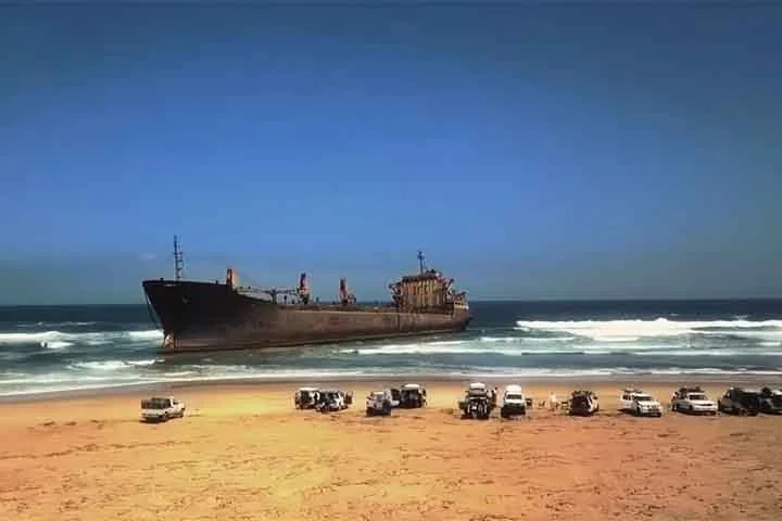 Sua costa hoje é um parque de recreação sazonais para baleias, focas e leões marinhos, enquanto mais para o interior dos leitos são povoadas por leão, girafa, rinoceronte e babuíno.