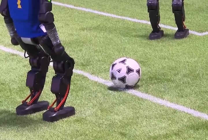 Isso porque as cenas registradas na China deixaram claro que a tecnologia ainda está longe de alcançar o nível de habilidade de jogadores profissionais.