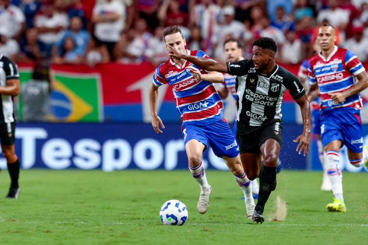 FORTALEZA, CEAR&Aacute;, BRASIL, 13-07-2025: Fabiano e Pochettino em Fortaleza x Cear&aacute; pelo Cl&aacute;ssico Rei na Serie A do Brasileir&atilde;o na Arena Castel&atilde;o. (Foto: Samuel Setubal/ O Povo)