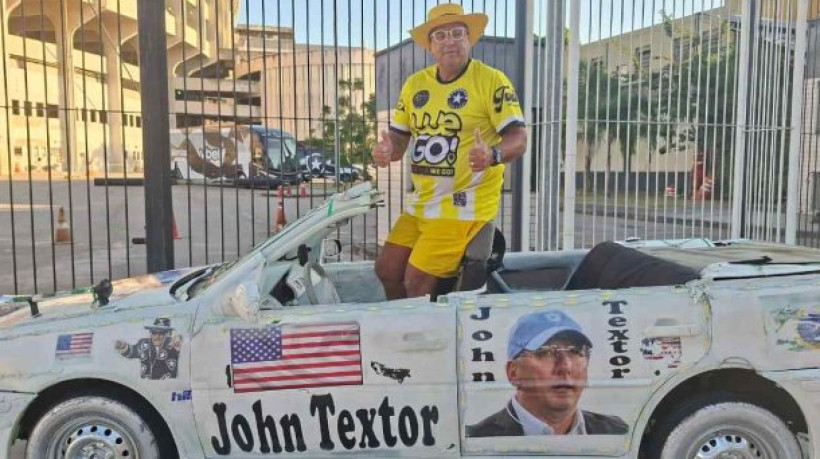 ʽEste carro não é mais meu. É dele. Quero que leve para os Estados Unidosʼ, suplicou, em contato com a equipe de reportagem do Jogada10 