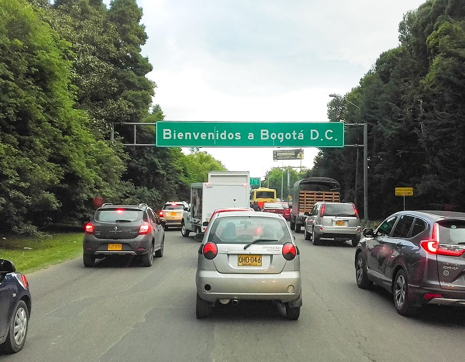 Uma recente pesquisa mostrou que os motoristas chegam a passar, ao todo, o equivalente a 11 dias e 272 horas do ano dentro de seus carros, parados em engarrafamentos. 
