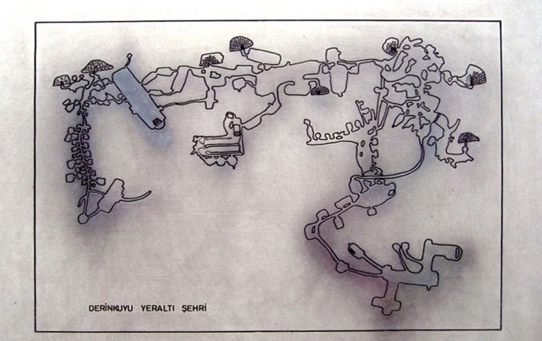Na região da Capadócia há mais de 200 cidades subterrâneas, mas somente algumas delas foram desenterradas. Até o momento, a antiga Elengubu é a maior delas e inclusive do mundo 