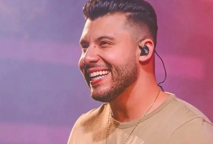 A movimentação do cantor sertanejo tem gerado especulações em relação às suas motivações, principalmente relacionadas à herança milionária deixada pela cantora.