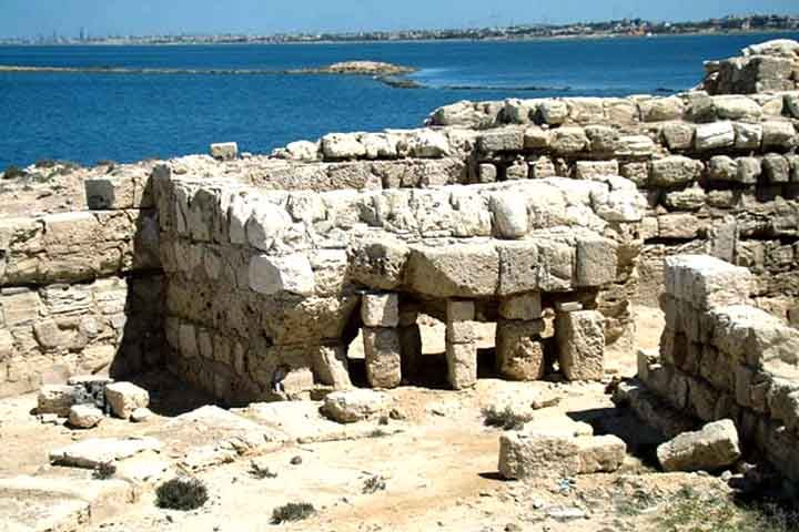 A análise desses objetos, junto com outros itens encontrados, permitiu aos pesquisadores compreender melhor as funções específicas dos cômodos ou edifícios e a dinâmica do uso das residências.