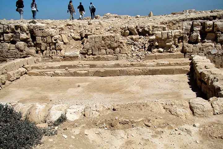 Esforços de conservação e pesquisa continuam em andamento para proteger e preservar o patrimônio cultural dessa área.
