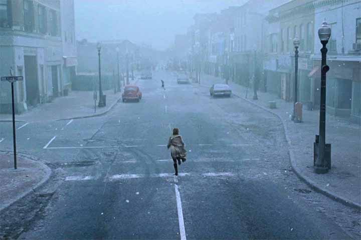 Silent Hill é uma misteriosa cidade rural localizada na Nova Inglaterra (no estado americano de Maine). É considerada um arquétipo das cidades turísticas do estado. Ao longo da série, é mostrada sendo tudo, menos comum. Suas principais indústrias são o turismo e, em menor escala, a agricultura.