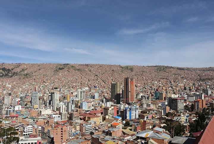 Após a independência em 1825, a nova nação foi chamada de Bolívia para honrar o libertador, que é conhecido como El Libertador por suas contribuições na luta pela liberdade e pela criação de nações independentes na América do Sul.