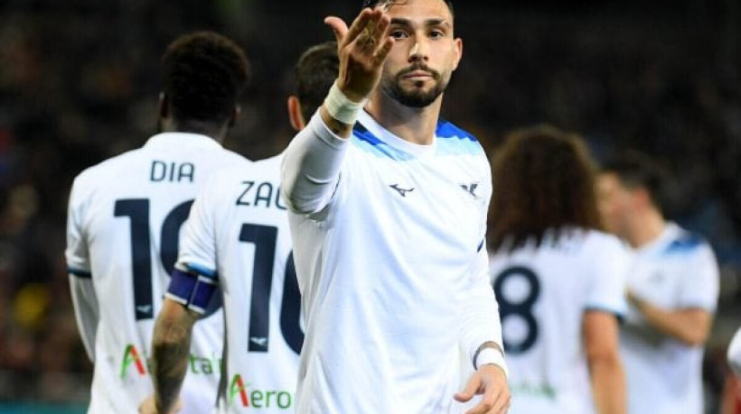Argentino tem contrato até 2028 e é cobiçado pelo clube carioca, mas Lazio pede 25 milhões de euros e quer mantê-lo no elenco