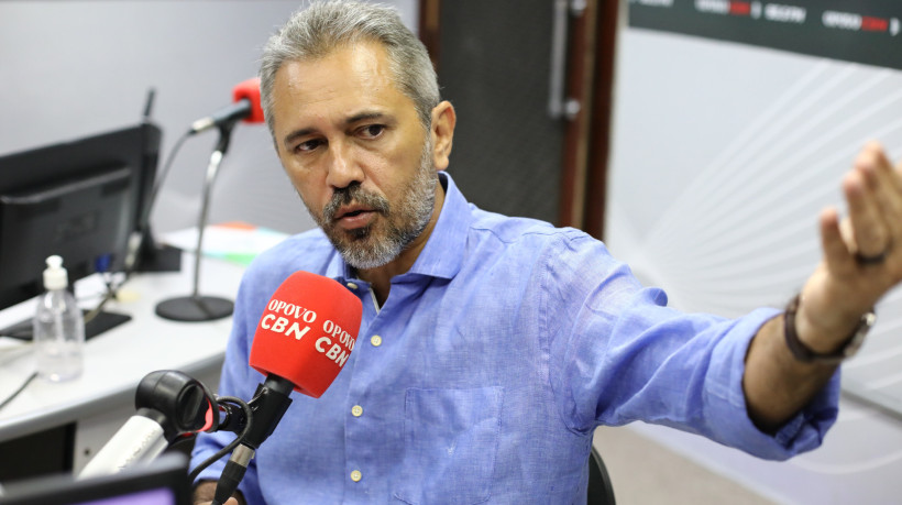 Governador Elmano de Freitas (PT) visitou a sede do O POVO nesta terça-feira, 15