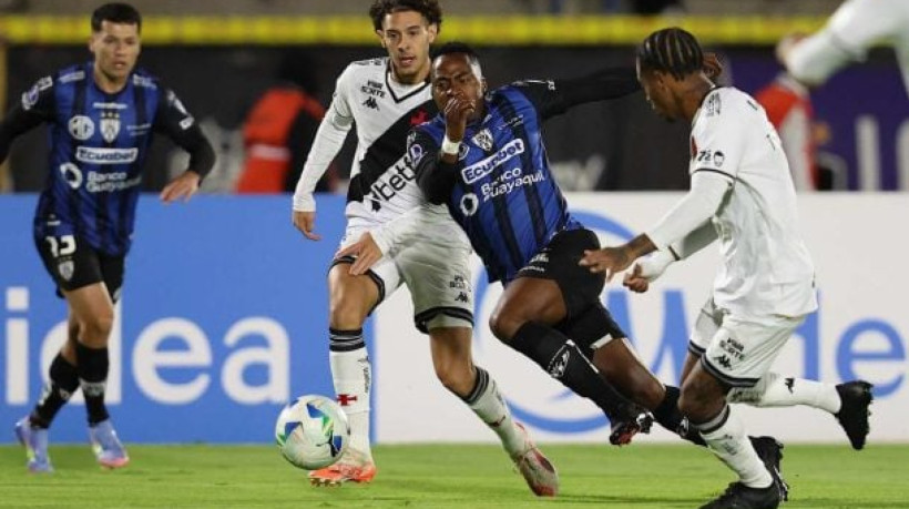 Expulsão de Lucas Piton aos 12 minutos do primeiro tempo compromete, e Cruz-Maltino perde por 4 a 0