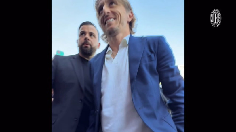 Modrić chega na Casa Milan para assinar com os Rossoneri