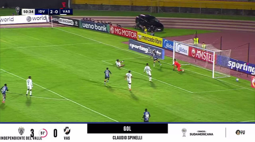 Falha da zaga e gol do Independiente del Valle! Spinelli aproveita erro de Lemos e marca o terceiro