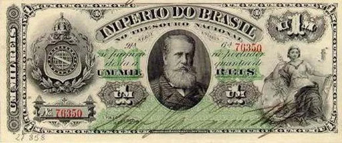 O uso da palavra “real” como unidade monetária deriva de realeza, exatamente por conta do período monárquico ao qual o Brasil foi submetido. Antes disso a moeda era apenas chamada de “dinheiro”.