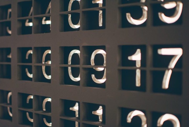 Existe um país do continente africano que, curiosamente, não está em 2025, mas sim em 2017. 