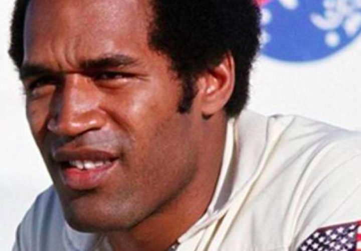 Simpson foi uma das principais estrelas da NFL, mas também uma figura envolta em polêmicas. 