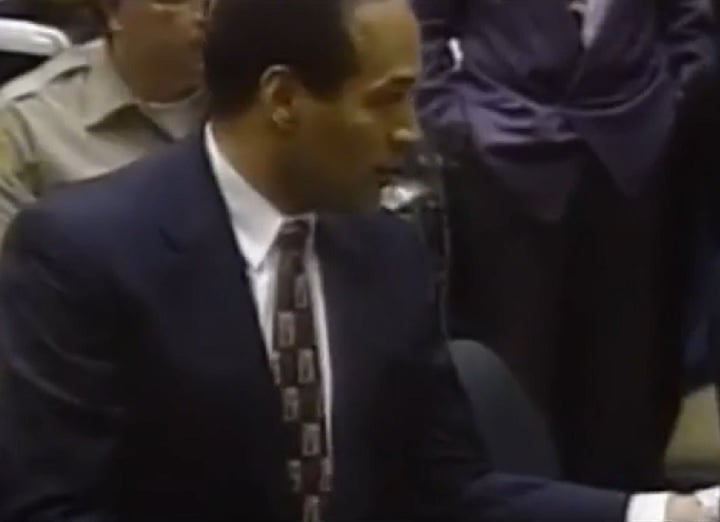 Nos anos 1990, ele ficou conhecido por ter sido julgado e absolvido pelo assassinato de sua ex-mulher, Nicole Brown Simpson, e do amigo dela, Ron Goldman. 