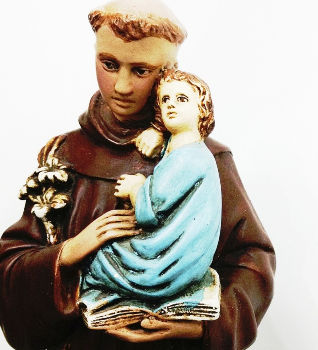 Seu culto se espalhou rapidamente, especialmente entre os portugueses, que o levaram para o Brasil durante a colonização. 