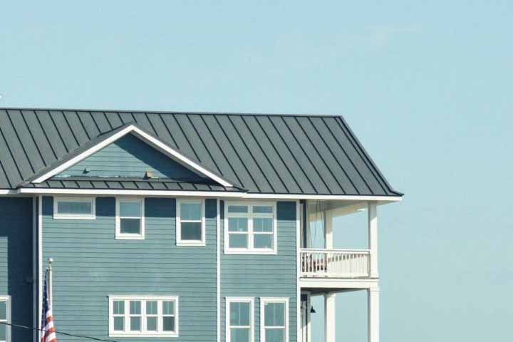 Segurança contra desastres naturais: Embora a madeira seja vulnerável ao fogo, as casas de madeira tem vantagens em outras situações. 