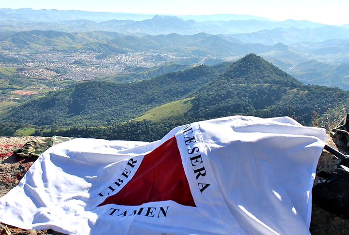 MINAS GERAIS - O nome se deve às numerosas minas de metais preciosos descobertas por bandeirantes.