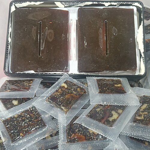 Ao mesmo tempo, o ejiao deixou de ser um produto de nicho de luxo para se tornar um item popular e amplamente disponível no mercado, acessível a muitas camadas da população, o que exigiu uma ampliação da produção.