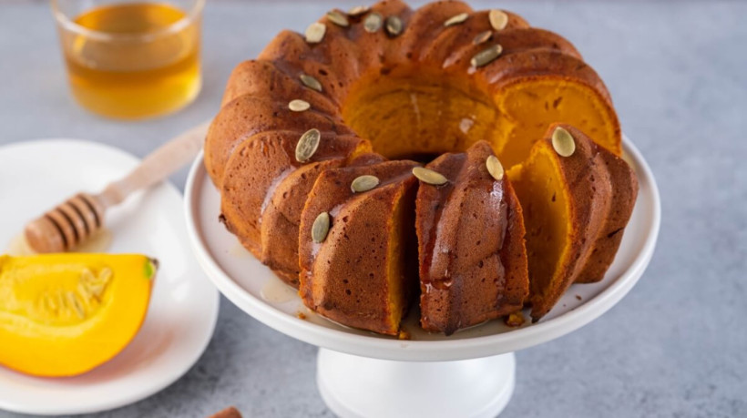 Bolo de abóbora (Imagem: Natallia Harahliad | Shutterstock)
