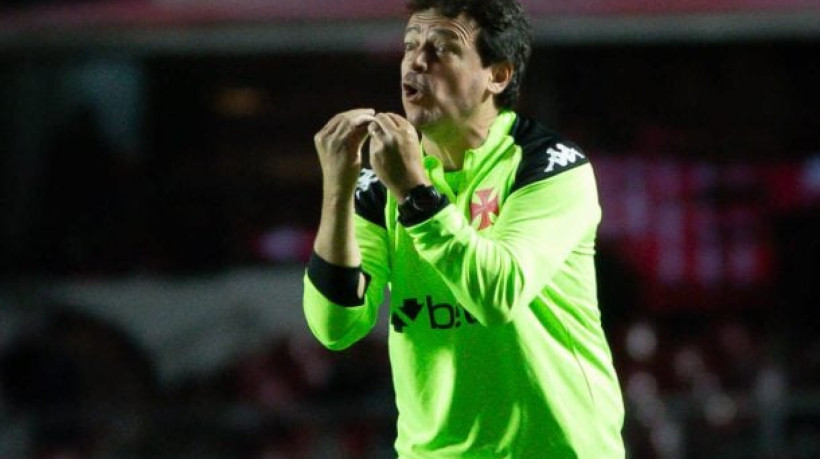 Após ser goleado pelo Independiente Del Valle, técnico diz que direção não está parada, mas que entende a complexidade financeira do clube