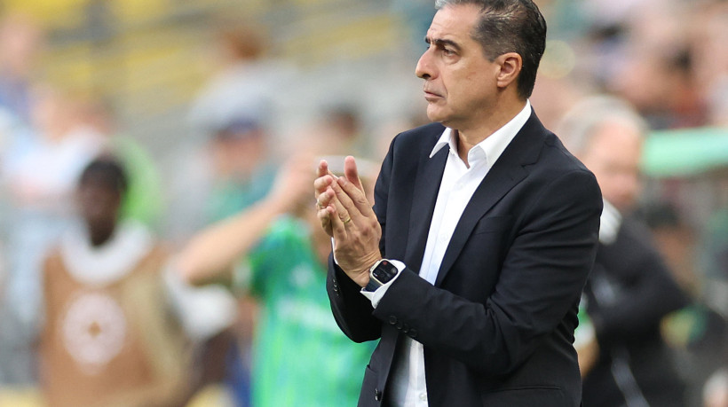 No Brasil, o técnico português Renato Paiva já trabalhou no Bahia e no Botafogo. 