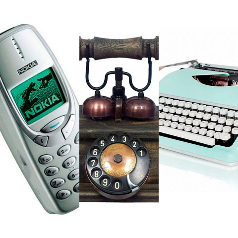 A facilidade do acesso às novas tecnologias deixou muitos objetos para trás, como no caso dos CDs. Veja produtos que não existem mais ou são encontrados apenas em lojas de quinquilharias ou antiguidades, mas, de fato, não têm mais utilidade. 