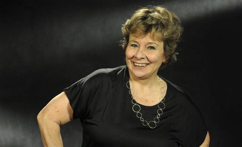 Débora Duarte - A atriz paulista, nascida em 2/1/1950  - mãe das atrizes Daniela e Paloma Duarte - se chama Débora Susan Duke. Mas adotou o sobrenome artístico do padrasto, o ator Lima Duarte, com quem sua mãe, a atriz Marisa Sanches, se casou quando ela tinha 1 ano. 