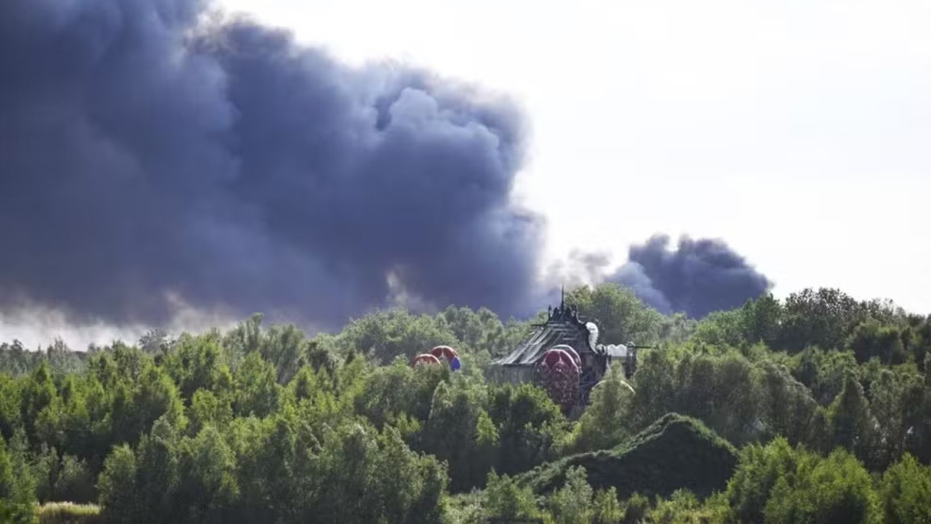 Palco do Tomorrowland &eacute; consumido por inc&ecirc;ndio na B&eacute;lgica  