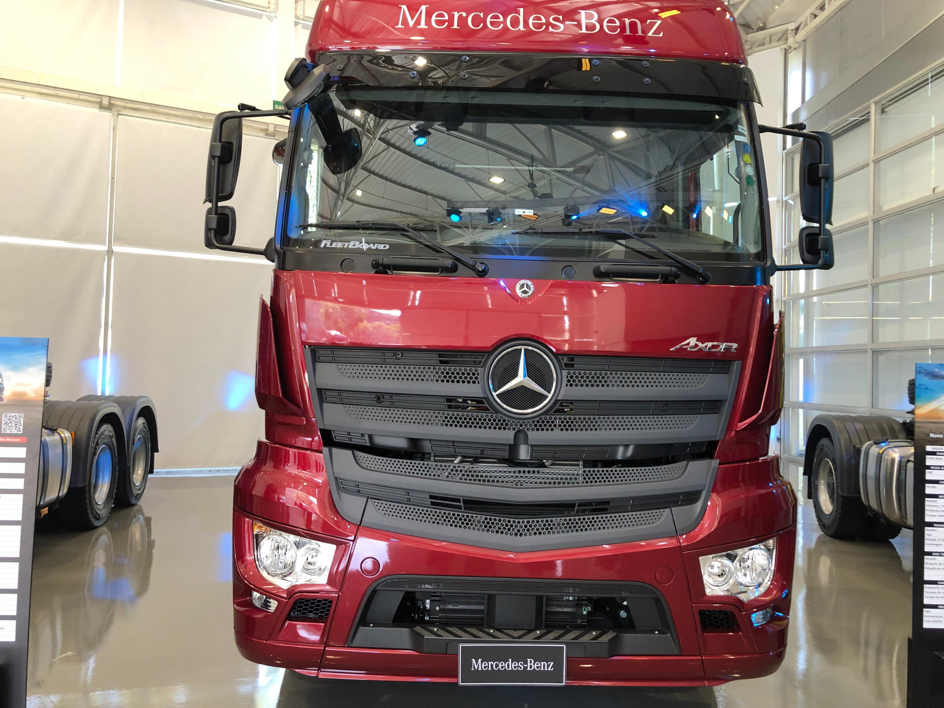 Parte externa do novo Mercedez-Benz Axor