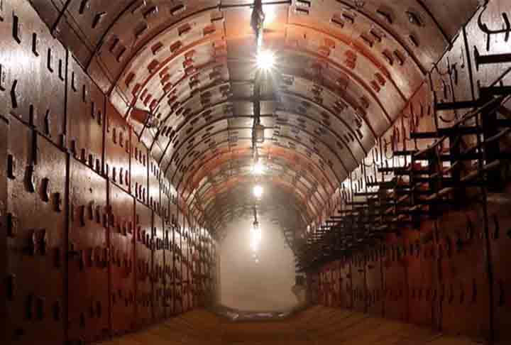 Atualmente, o local funciona como um museu, com salões, salas de conferências, bar e restaurante, além de receber festas de casamento e infantis. Em dias normais, o bunker é aberto à visitação e possui artefatos da Guerra Fria e do período soviético em geral. 