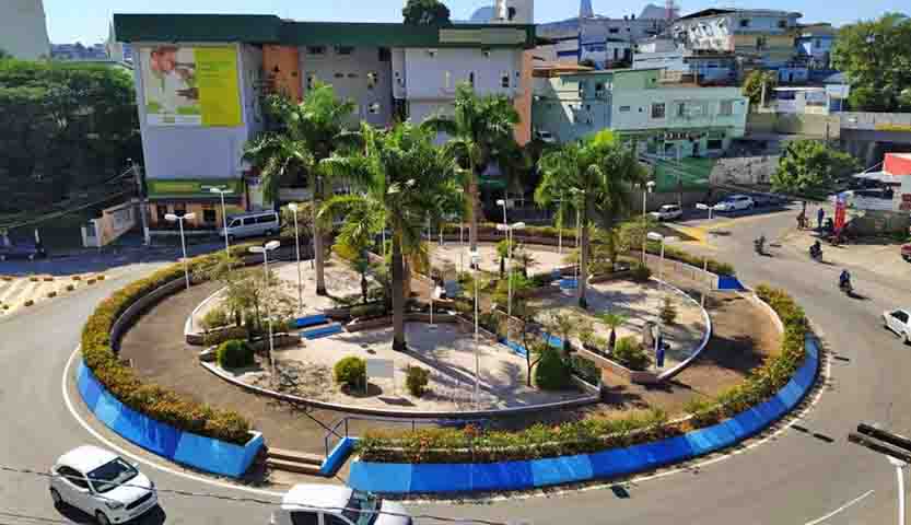 Já a Praça Gilberto Machado mistura o urbano ao verde. Rodeada por árvores e jardins, é ideal para caminhadas e encontros informais.