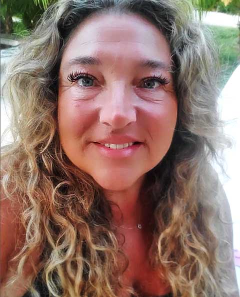 “Peço que melhorem o treinamento de seus funcionários e que as empresas alimentícias, em geral, se empenhem mais na criação de produtos que todos possam desfrutar sem medo de adoecer ou morrer”, alertou.
