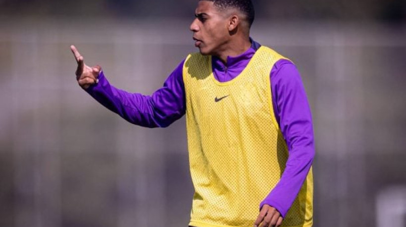 Atacante de 18 anos foi a principal novidade do Corinthians na vitória sobre o Ceará e ganhou elogios pela atuação tática

