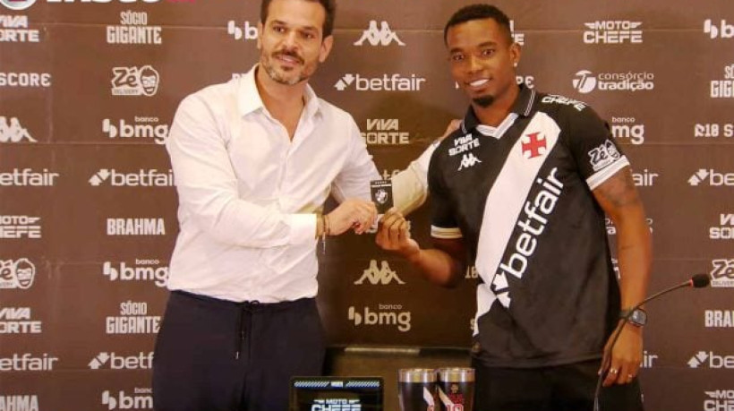 Atleta, de 33 anos, fala sobre suas característica e também a possibilidade atuar como zagueiro, função que exerceu no futebol francês