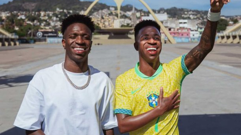 Imagem foi revelada no Sambódromo nesta quinta-feira e ficará exposta em São Gonçalo antes de ser transferida para Nova Iorque