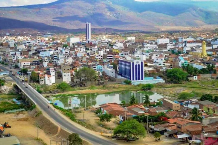 10ª) Toritama (Pernambuco) - Área: 25,704 km² | População: 45,2 mil habitantes | Densidade populacional: 1.759,2 hab./km².