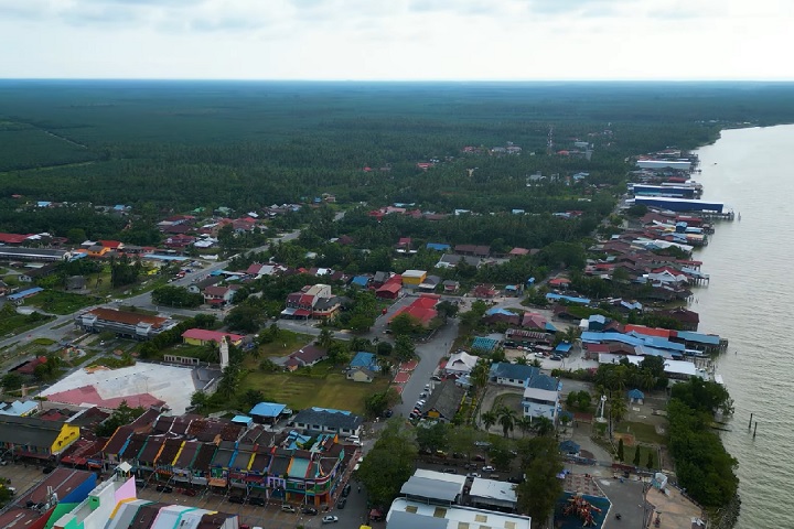 Pengkalan Hulu, para onde o casal viajou, é uma pequena cidade no estado de Perak, na Malásia, localizada próximo à fronteira com a Tailândia. 