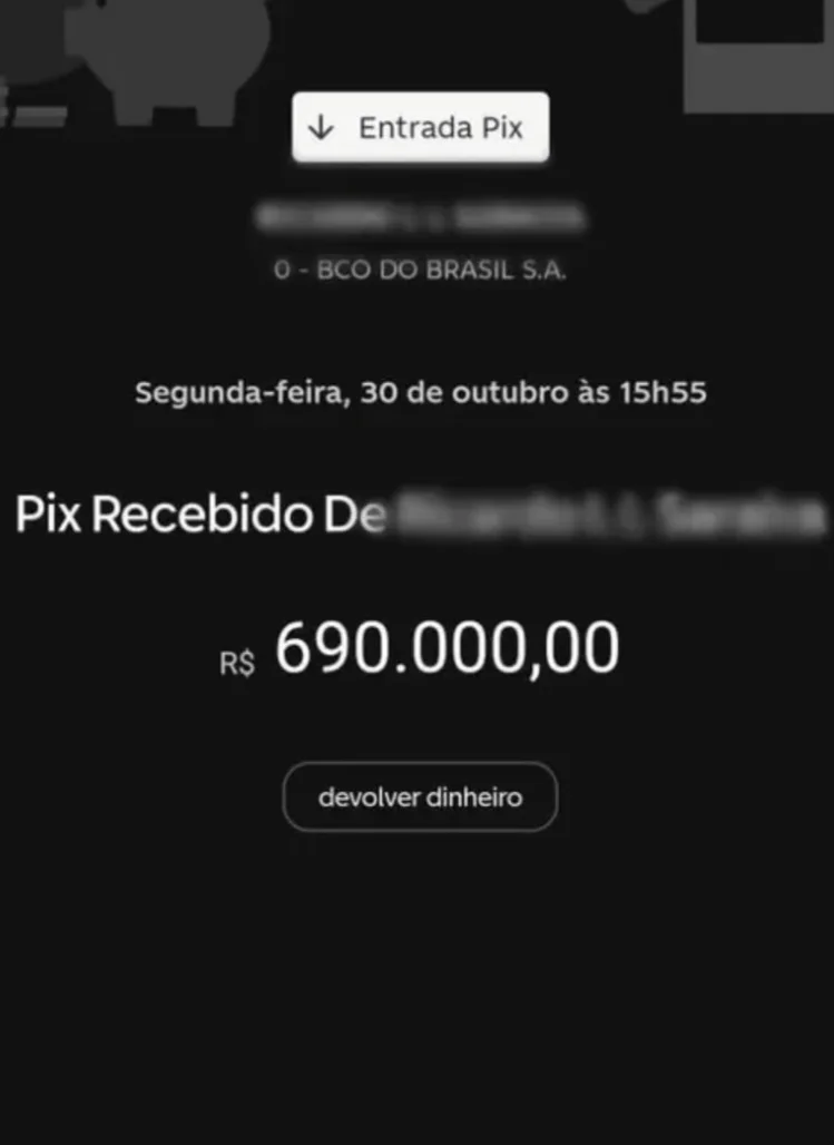 Mesmo ouvindo conselhos de outras pessoas para ficar com a bolada, ele não fez isso.  “Só que minha cabeça e meu coração falaram que tinha que fazer a coisa certa. Eu não pensei duas vezes em devolver, afirmou ao G1 na época.